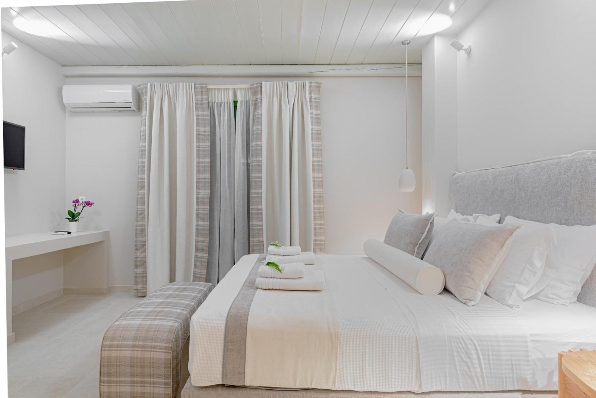 Casa Di Fiori Andros Suites Екстериор снимка